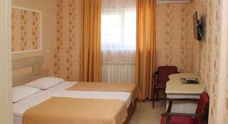 Гостиница Премьер Голубицкая Двухместный номер №2 с 1 кроватью или 2 отдельными кроватями — Цокольный этаж-4