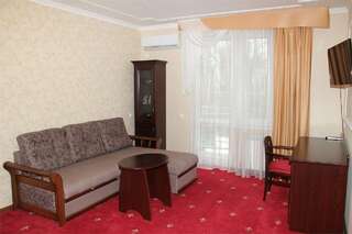 Гостиница Премьер Голубицкая Семейный двухкомнатный номер с балконом-5