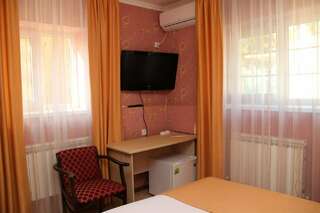 Гостиница Премьер Голубицкая Двухместный номер в цоколе-2